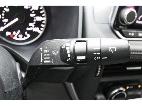 Used 2022 Nissan Rogue S image 16