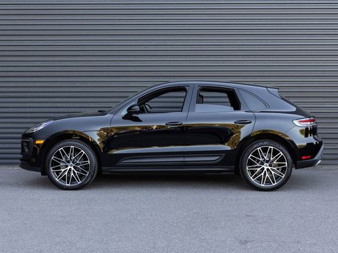 Certified 2026 Porsche Macan image 2