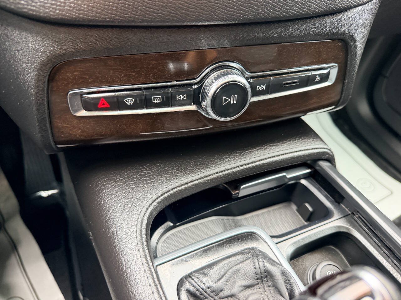 Used 2019 Volvo XC90 T6 Momentum w/ Protection Package Premier AWD/4WD image 49