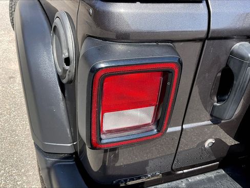 Used 2020 Jeep Wrangler Sport AWD/4WD image 26