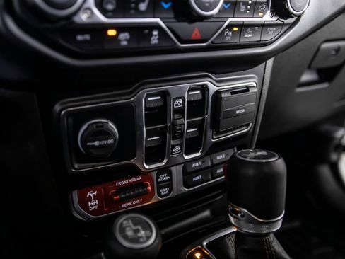 Used 2022 Jeep Wrangler Unlimited Rubicon w/ Xtreme Recon 35" Tire Package image 36