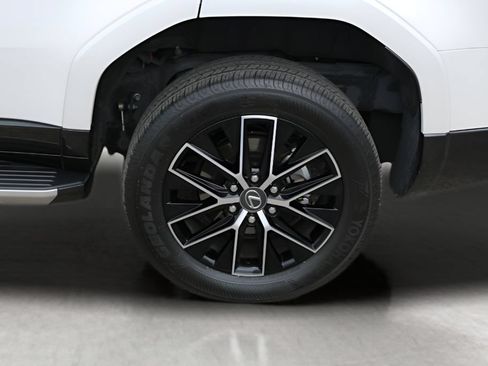 Used 2025 Lexus GX 550 w/ Cold Area Package AWD/4WD image 9