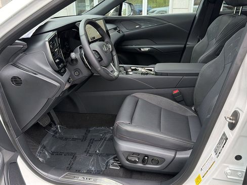 New 2026 Lexus RX 450h AWD image 10