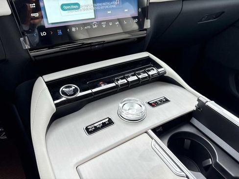 New 2026 Lincoln Navigator Reserve w/ Jet Appearance Package AWD/4WD image 30