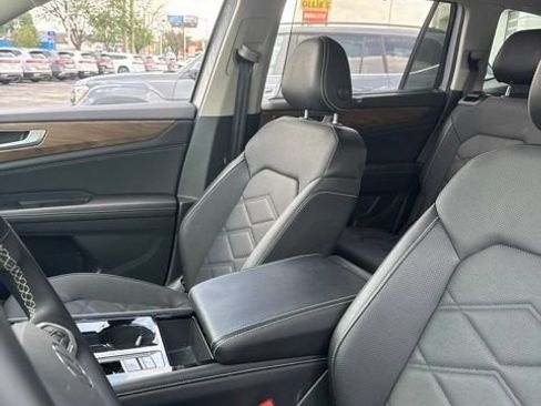 Used 2024 Volkswagen Atlas SE w/ Black Wheel Package AWD/4WD image 14