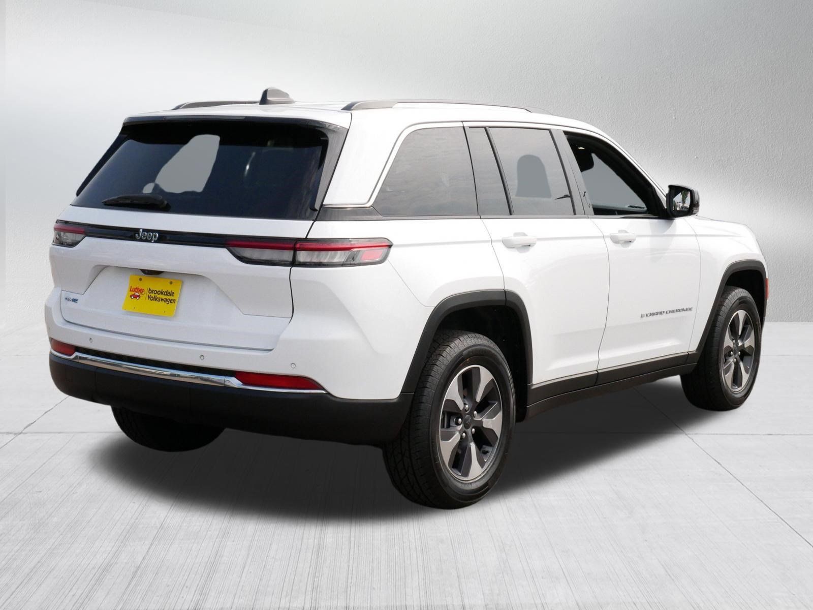 Used 2023 Jeep Grand Cherokee 4WD 4xe image 7