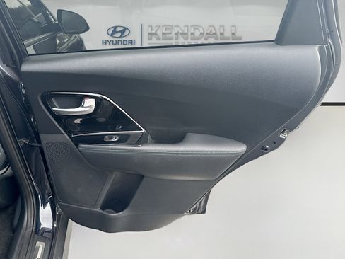 Used 2022 Kia Niro EX Premium w/ Cold Weather Package image 30