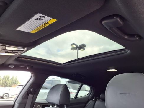 Used 2022 Kia Stinger GT2 image 23