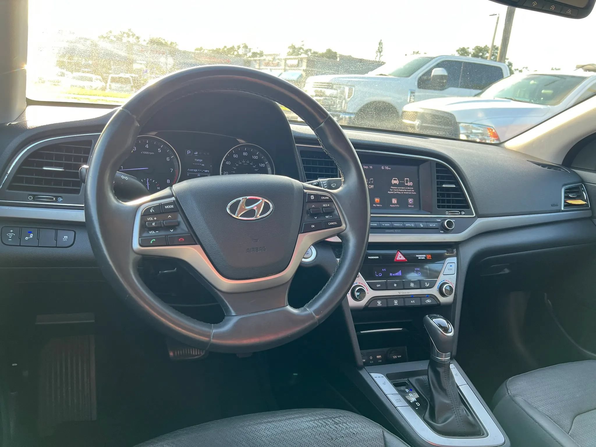 Used 2017 Hyundai Elantra Limited FWD image 16