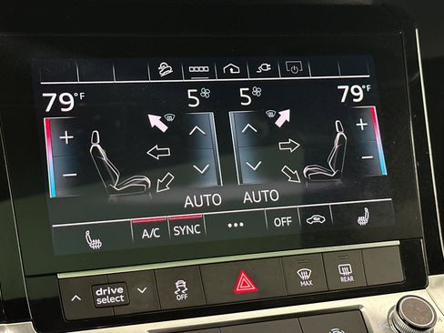 Used 2023 Audi e-tron Premium w/ Convenience Plus Package image 20