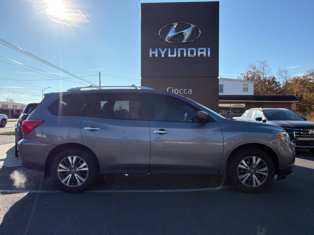 Used 2020 Nissan Pathfinder SV AWD/4WD image 3