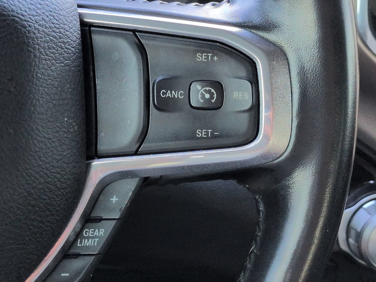 Used 2022 RAM 1500 Laramie w/ Laramie Southwest Edition AWD/4WD image 27