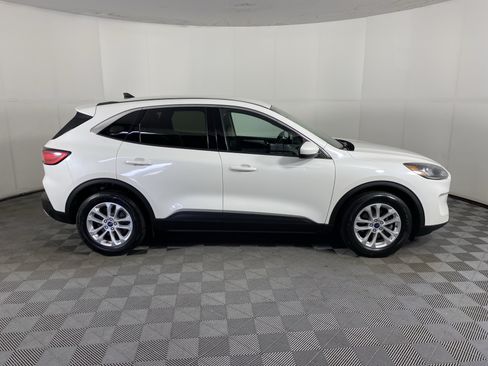 Used 2020 Ford Escape SE FWD image 5