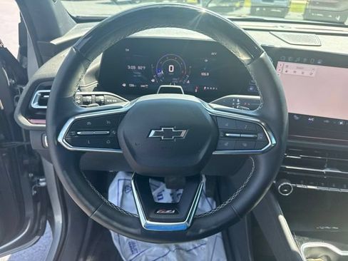Used 2024 Chevrolet Traverse Z71 w/ Enhanced Driving Package AWD/4WD image 17