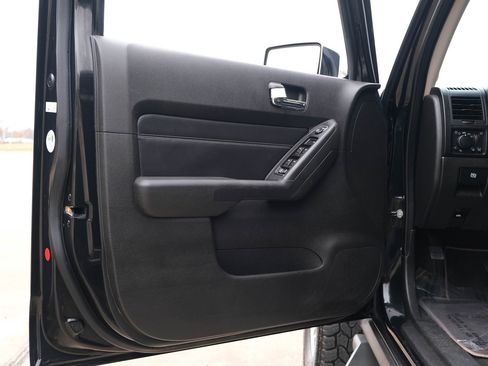 Used 2009 HUMMER H3T Alpha image 13