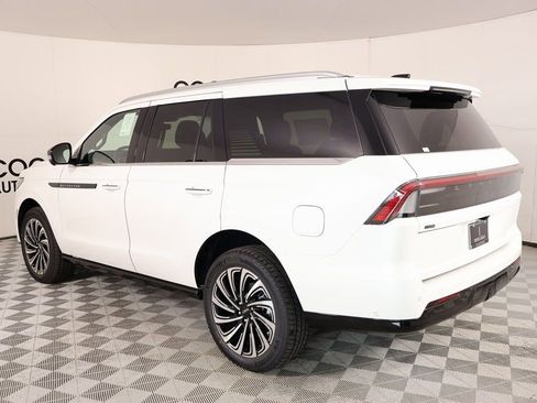 New 2025 Lincoln Navigator Black Label image 25