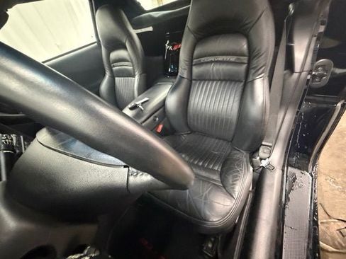 Used 2004 Chevrolet Corvette Convertible w/ Preferred Equipment Group RWD image 5