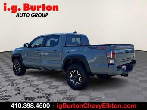 Used 2023 Toyota Tacoma TRD Off-Road w/ Technology Package AWD/4WD image 4