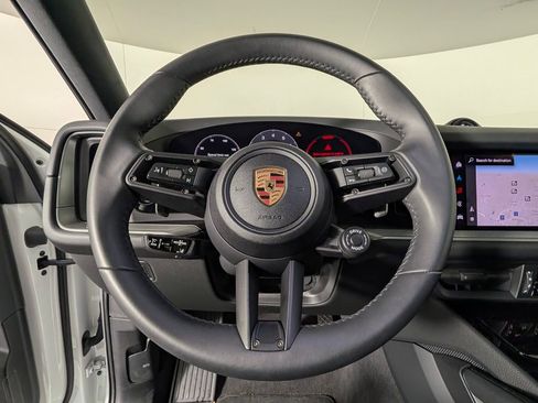 Certified 2025 Porsche Cayenne 3.0T image 37