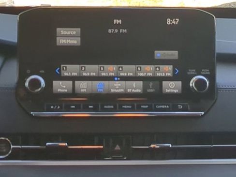 Used 2024 Mitsubishi Outlander SE Black Edition FWD image 16
