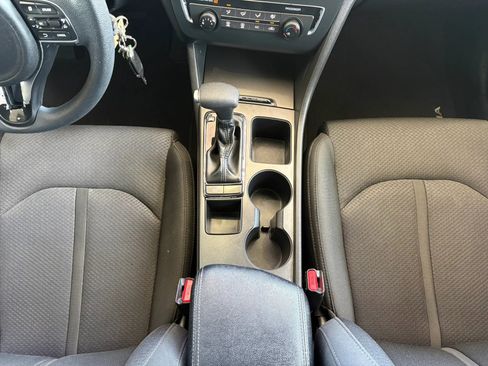 Used 2017 Kia Optima LX FWD image 19