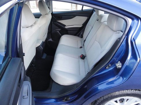 Used 2017 Subaru Impreza 2.0i Premium image 11