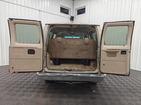 Used 2012 Ford E-350 and Econoline 350 XLT RWD image 27