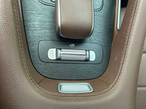 Used 2024 Mercedes-Benz GLS 450 4MATIC image 23