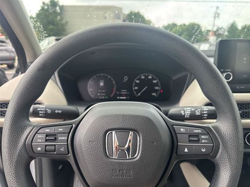 Used 2024 Honda HR-V LX image 18