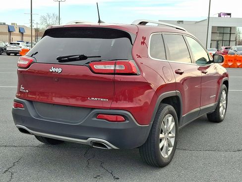Used 2017 Jeep Cherokee Limited image 6