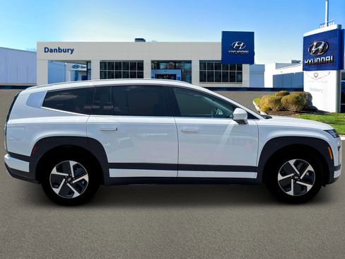 New 2026 Hyundai Ioniq 9 S image 9