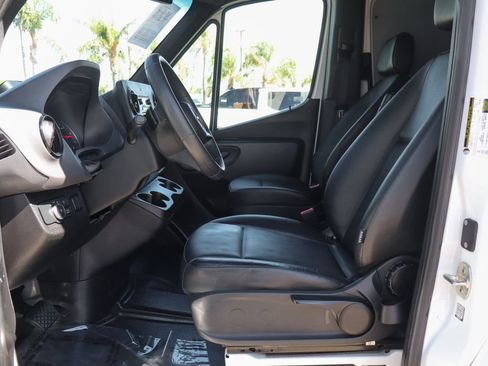 Used 2025 Mercedes-Benz Sprinter 2500 image 24