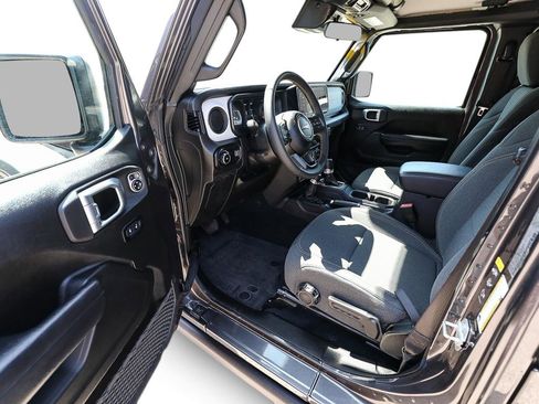 Used 2024 Jeep Wrangler Unlimited Sport AWD/4WD image 11