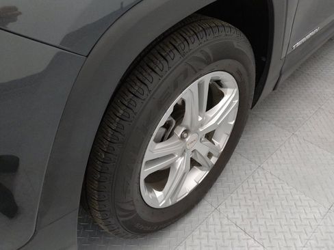 Used 2020 GMC Terrain SLE FWD image 31