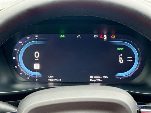 Used 2023 Volvo XC40 Recharge Plus image 13