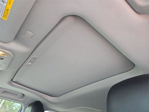 Used 2021 Toyota Highlander XLE image 18