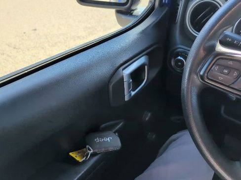 Used 2019 Jeep Wrangler Unlimited Sport image 11