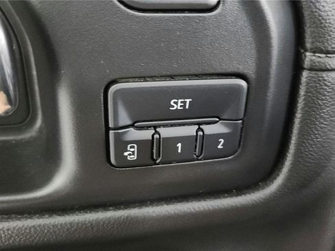 Used 2022 Chevrolet Silverado 1500 LTZ w/ LTZ Convenience Package II AWD/4WD image 46