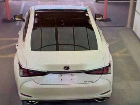 Used 2019 Lexus ES 350 w/ Accessory Package 2 FWD image 13
