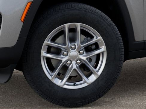 New 2025 Jeep Grand Cherokee Laredo X w/ Luxury Tech Group I image 8