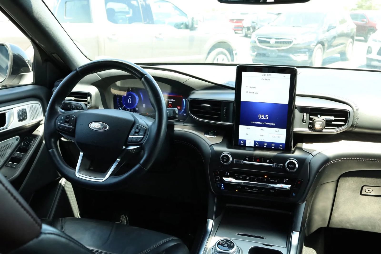 Used 2020 Ford Explorer Platinum w/ Premium Technology Package AWD/4WD image 37