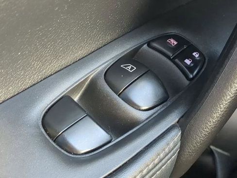 Certified 2020 Nissan Rogue Sport SV image 22