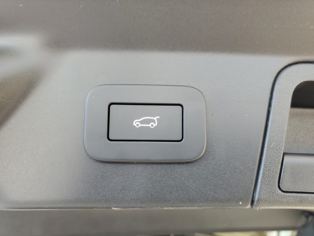 Used 2026 Land Rover Range Rover Velar Dynamic SE AWD/4WD image 32