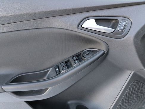 Used 2018 Ford Focus SE image 15