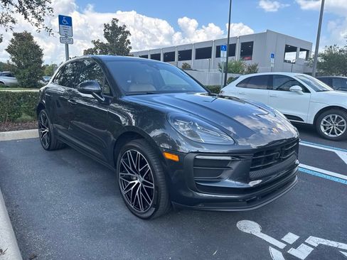 Certified 2026 Porsche Macan AWD/4WD image 4