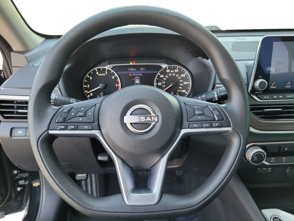 Used 2024 Nissan Altima 2.5 SV FWD image 12