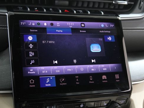 Used 2024 Jeep Grand Cherokee Limited image 10