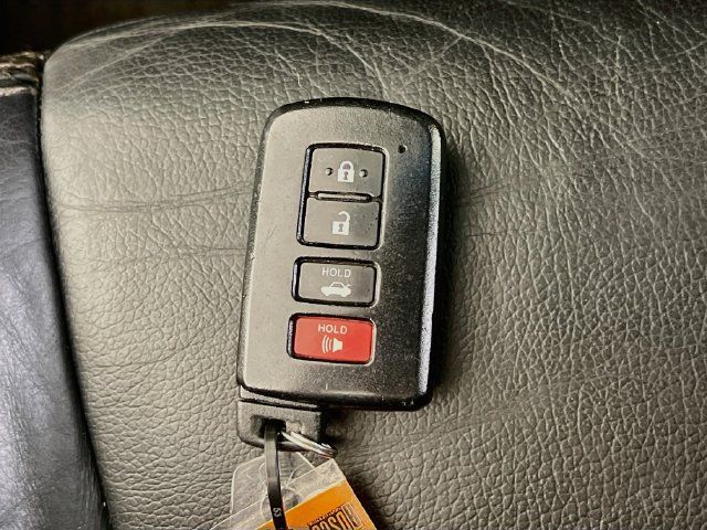 Used 2016 Toyota Avalon XLE Premium FWD image 30