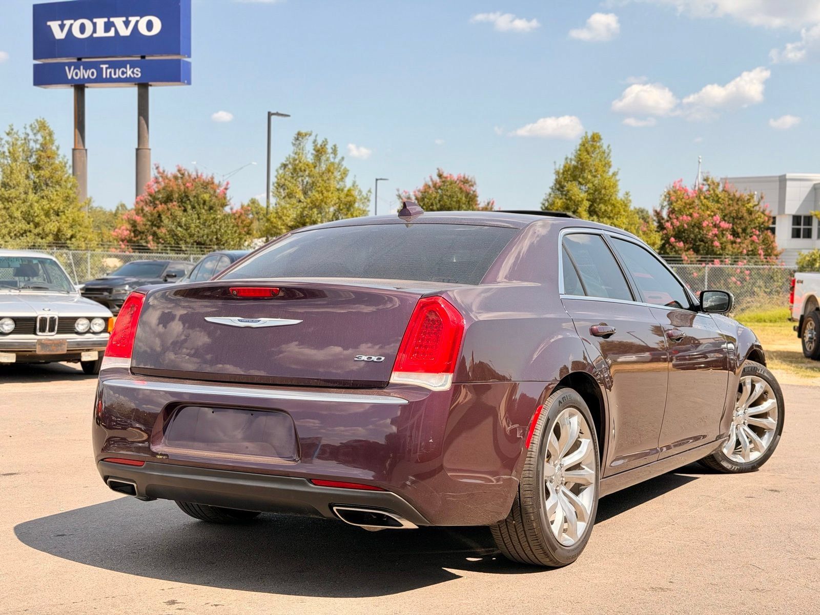 Used 2020 Chrysler 300 Touring L w/ Quick Order Package 2EF RWD image 8
