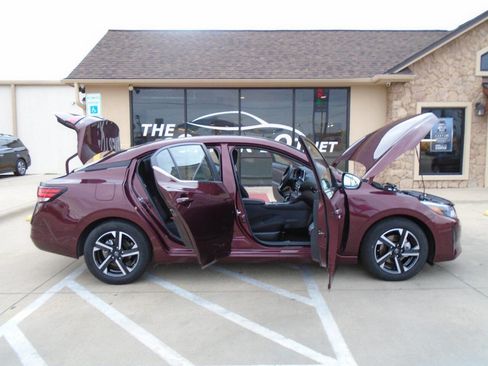 Used 2024 Nissan Sentra SV image 21